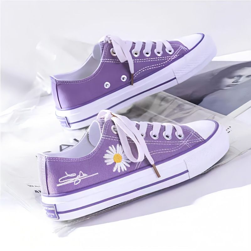 Embroidery Shoes - รองเท้าผ้าใบปักลายดอกเบญจมาศสำหรับผู้หญิง รุ่นใหม่สไตล์เกาหลี ใส่ได้ทุกโอกาส รองเท้าพื้นหนา กันลื่น เหมาะสำหรับนักเรียน