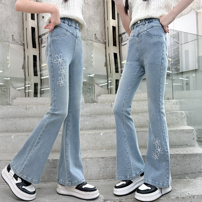 Embroidery Jeans - กางเกงยีนส์ทรงบูทคัทสำหรับเด็กผู้หญิง แต่งลายปักดอกไม้ ดีไซน์ทันสมัยสำหรับเด็กวัยรุ่น ทรงขาบาน ไซส์ 5