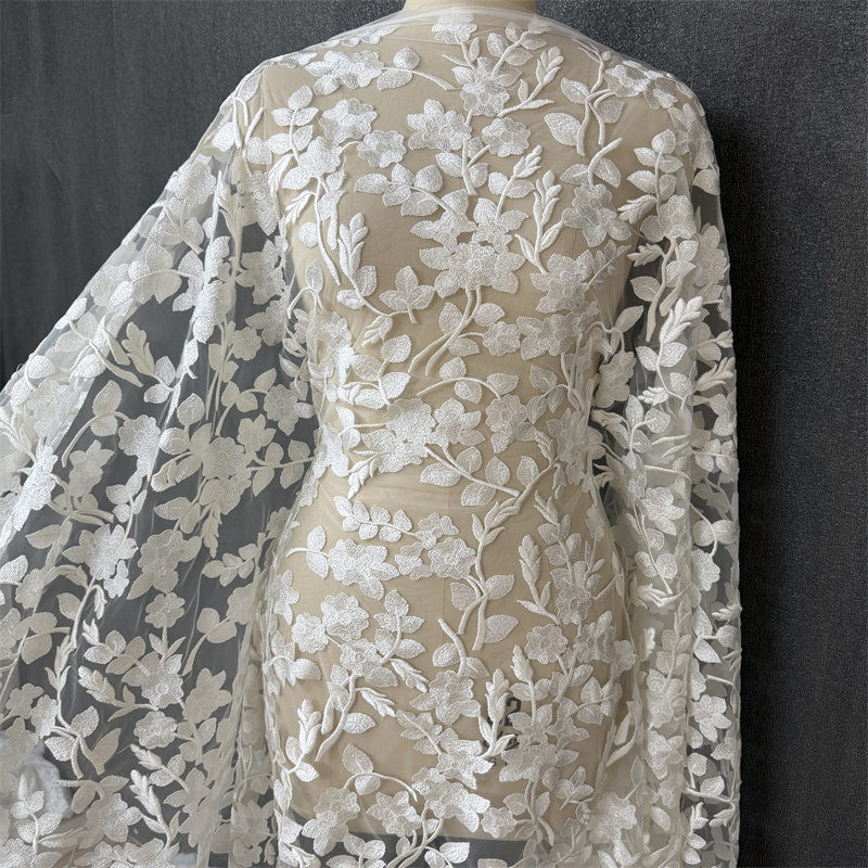 Embroidery Veil - ผ้าลูกไม้ปักลายดอกไม้สีงาช้าง ผ้าตาข่ายทูลล์ประดับเลื่อมระยิบระยับ ลายเถาวัลย์ต่อเนื่อง วัสดุสำหรับตัดเย็บชุดแต่งงานและผ้าคลุมหน้าเจ้าสาว