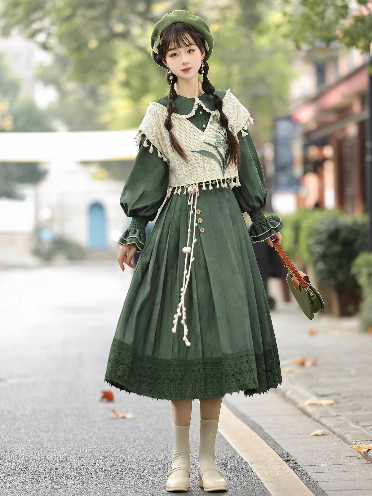 Embroidery Dress - ชุดเดรสสไตล์จีนวินเทจสีเขียวแบบโลลิต้า แขนพองฟู ดีไซน์แบบฮั่นฟู แต่งลายปักสไตล์ฮั่น สำหรับผู้หญิง สวมใส่ได้ทุกวัน