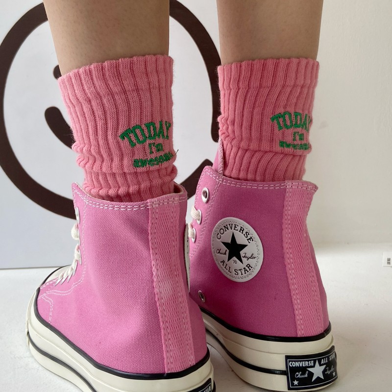 Embroidery On Socks - ถุงเท้าผ้าฝ้ายแบบตลกสำหรับผู้ชายผู้หญิงถุงเท้าแบบปักลายตัวอักษรวันนี้ฉันรู้สึกทึ่งกับการออกแบบเกาหลีญี่ปุ่นคู่กีฬา