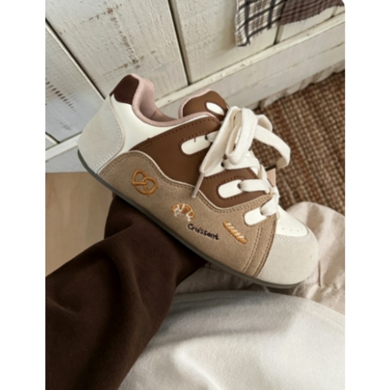 รองเท้าผ้าใบสีทูโทนสำหรับสาวหว - Embroidery White บทวิจารณ์และราคา