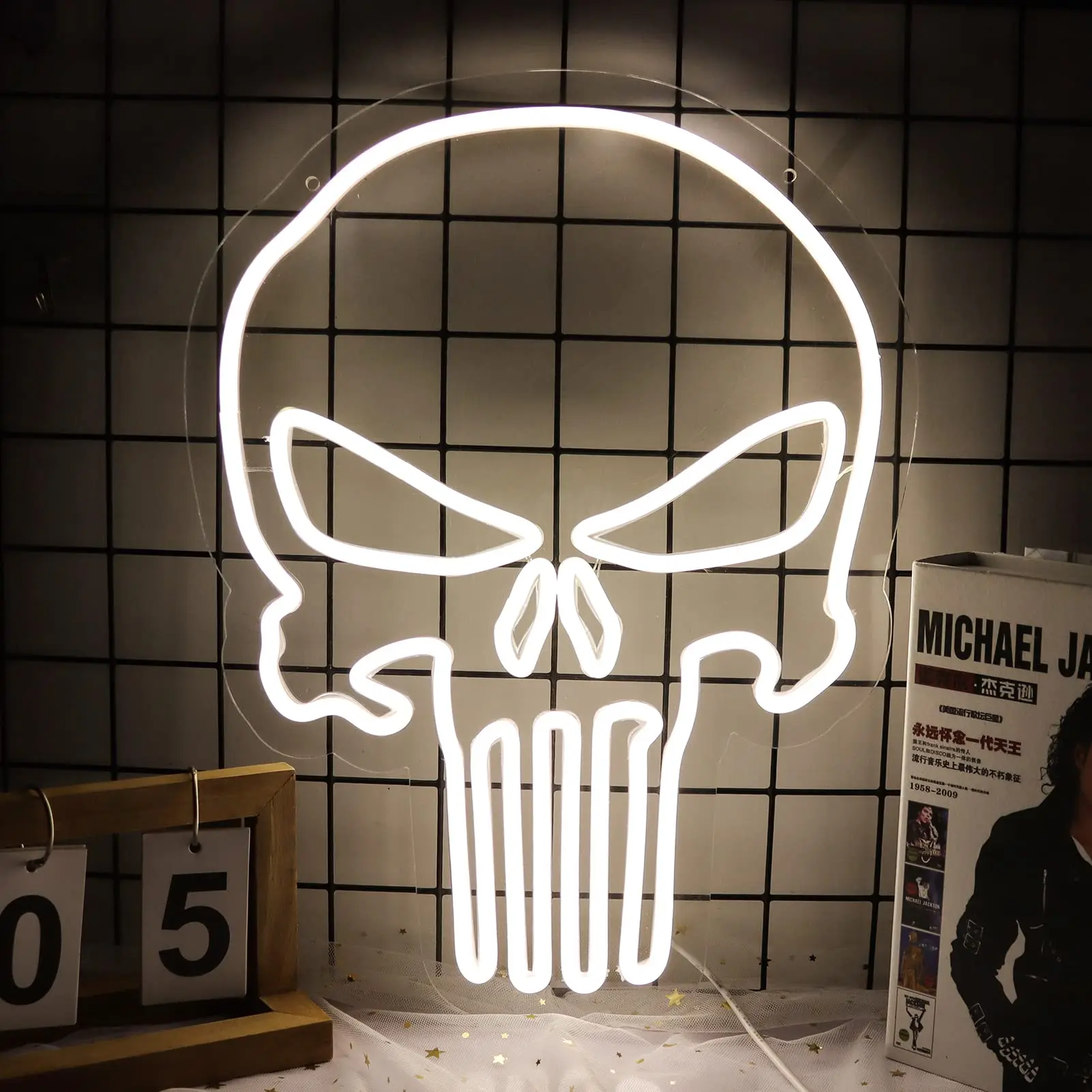 Skull Neon Sign เบียร์บาร์ห้อง - Embroidery Workshop บทวิจารณ์และราคา