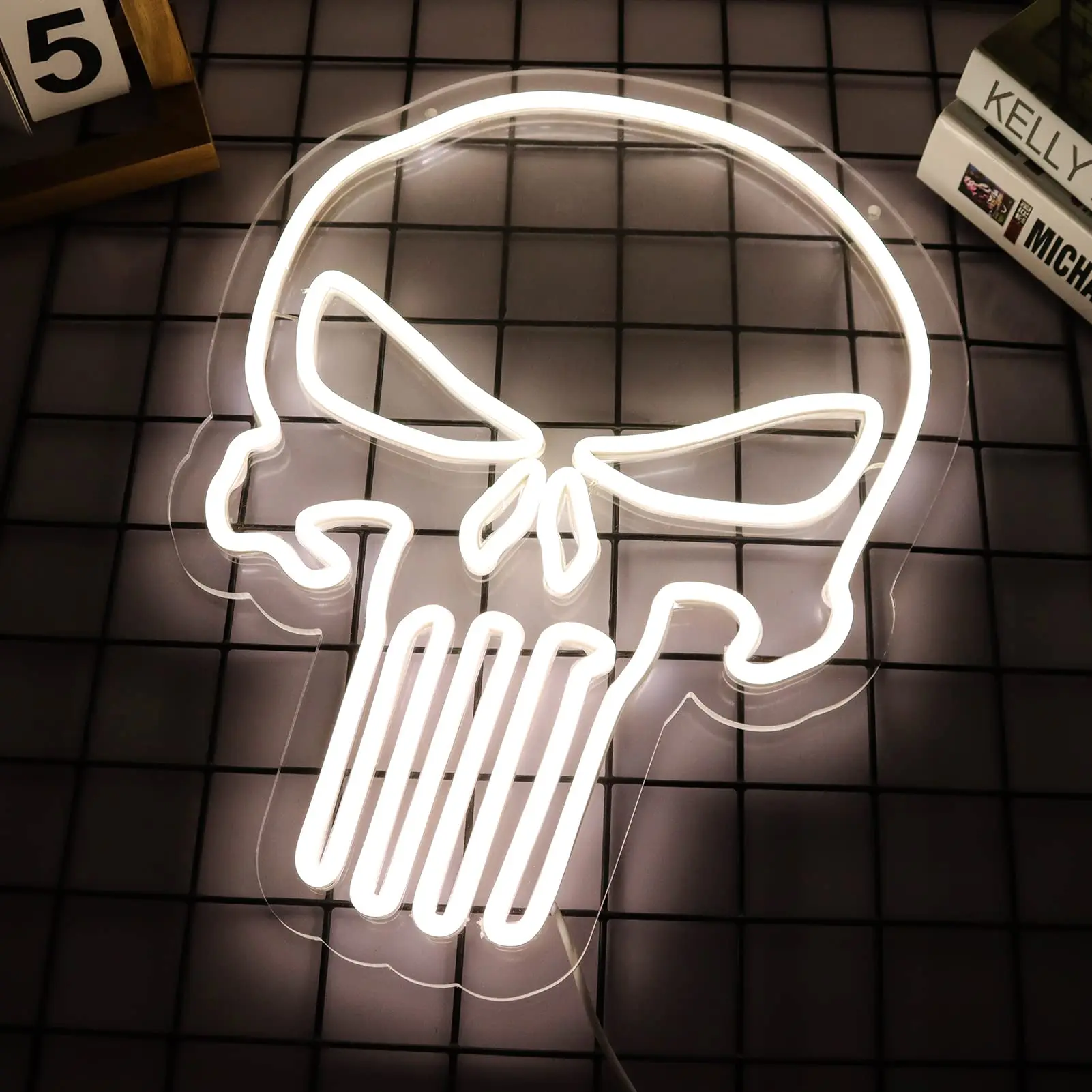 Skull Neon Sign เบียร์บาร์ห้อง - Embroidery Workshop บทวิจารณ์และราคา