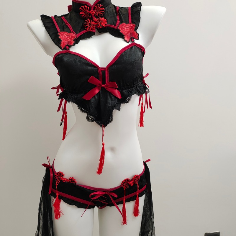 ชุดชั้นในกี่เพ้าวินเทจสไตล์โกธ - Embroidery Gothic บทวิจารณ์และราคา