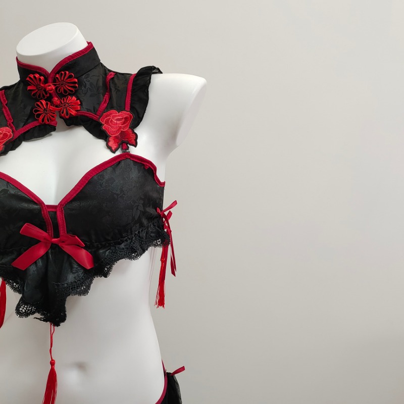 ชุดชั้นในกี่เพ้าวินเทจสไตล์โกธ - Embroidery Gothic บทวิจารณ์และราคา