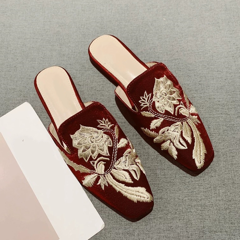 2026 ใหม่รองเท้าสตรีย้อนยุคเย็ - Embroidery Ideas บทวิจารณ์และราคา