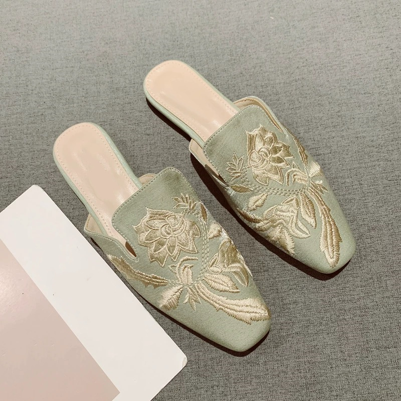 2026 ใหม่รองเท้าสตรีย้อนยุคเย็ - Embroidery Ideas บทวิจารณ์และราคา