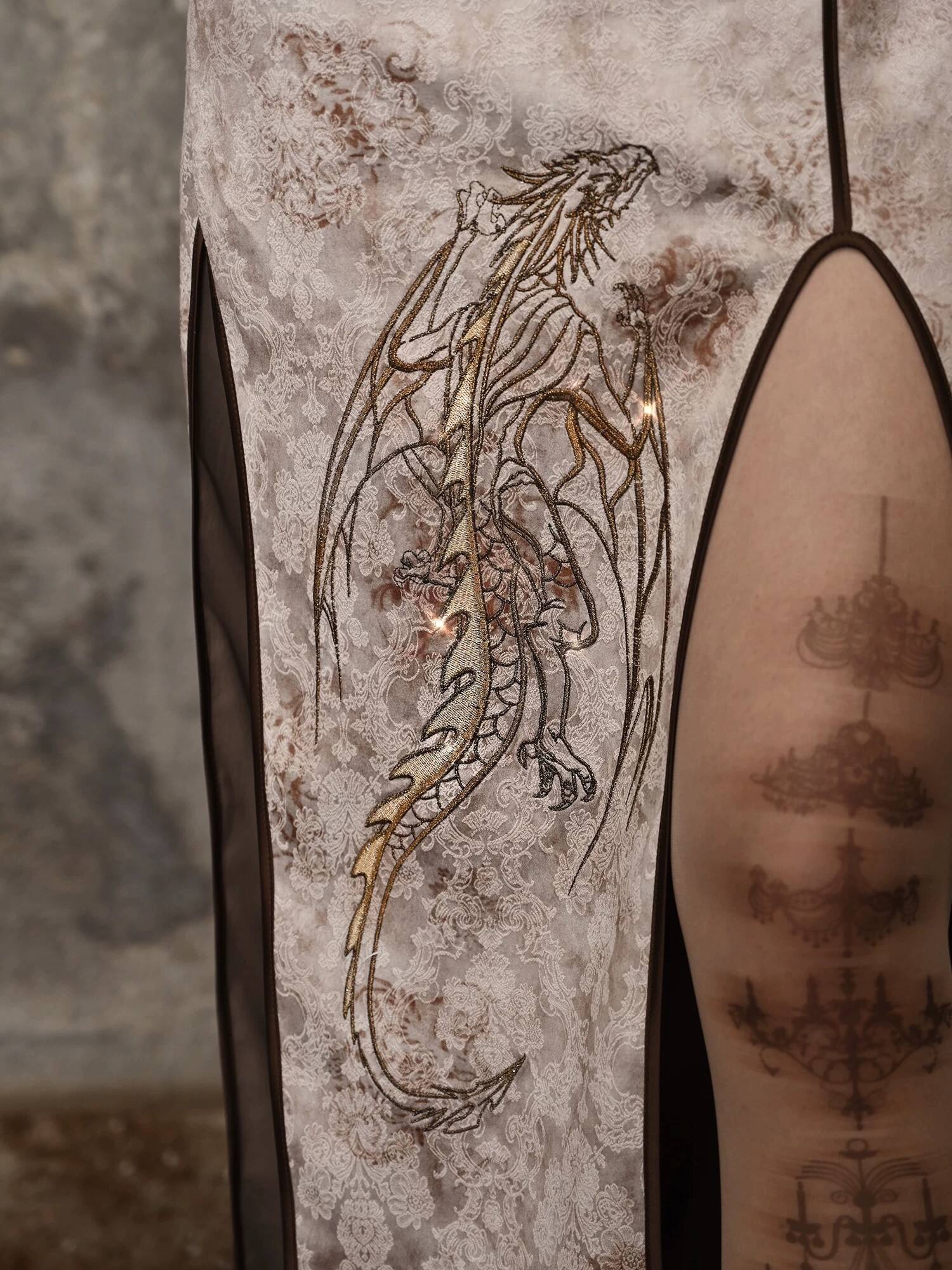 ชุดกี่เพ้าปักลายมังกรสไตล์สตีม - Embroidery Dress บทวิจารณ์และราคา